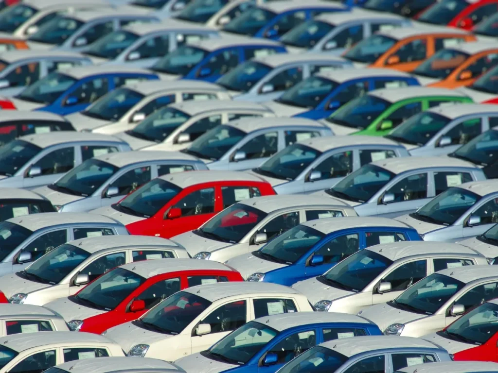 छोटी कारों की CAFE छूट पर उलझी इंडस्ट्री; 15 कंपनियों ने कहा ‘ना’, 2 ने कहा ‘हां’